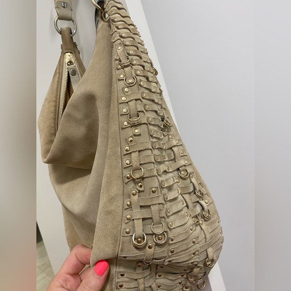 JIMMY CHOO large suede shoulder bag. Tan / beige colour, gold embellishments. - Picture 10 of 11